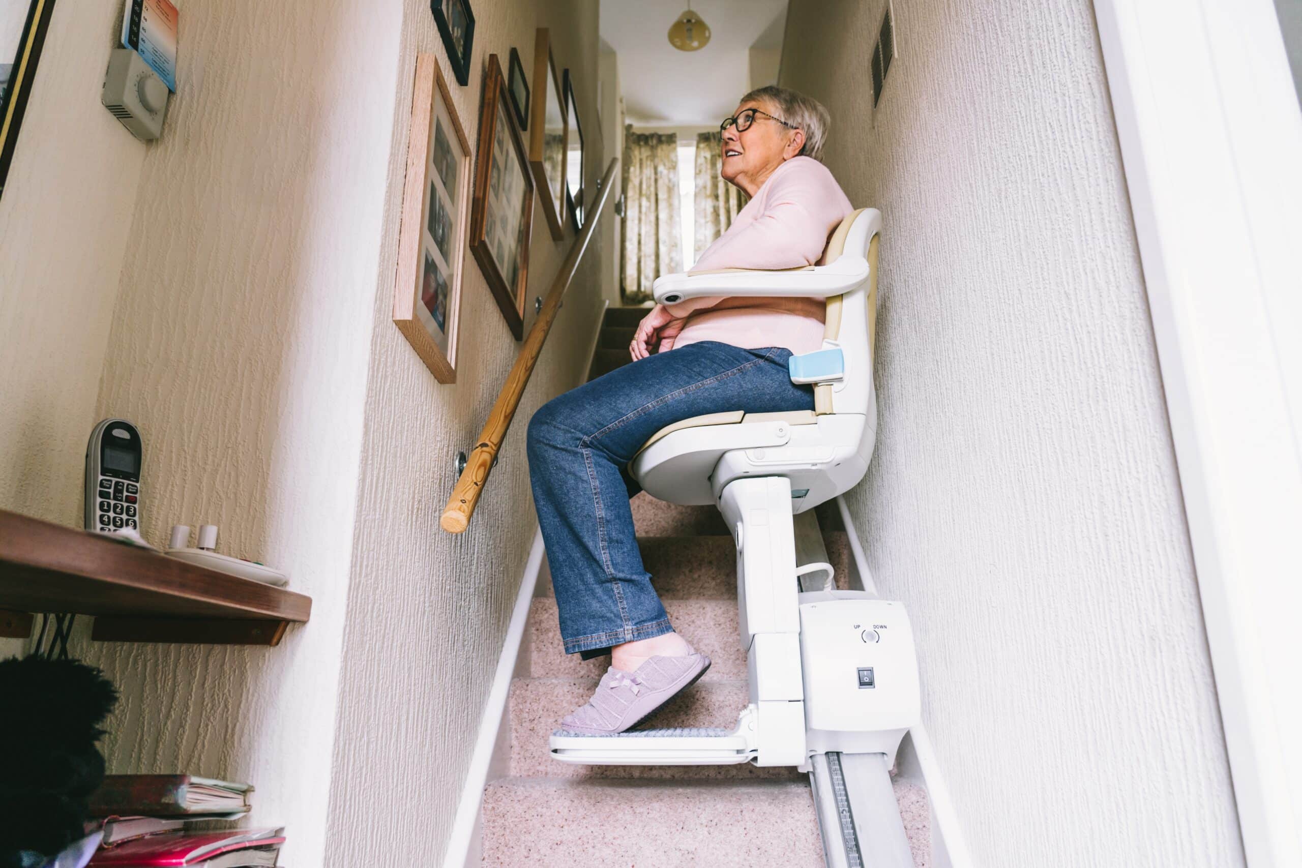 Faire installer un monte-escalier dans une copropriété