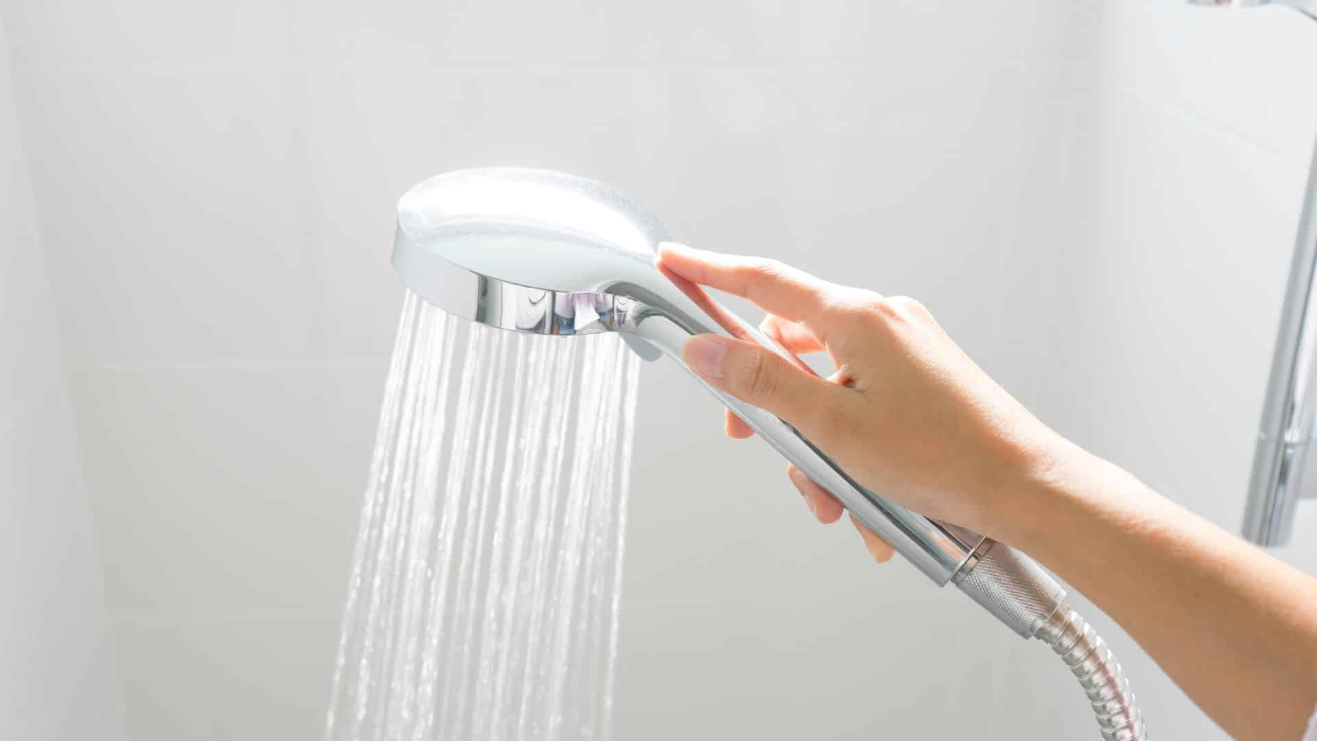 Installer une douche senior : quelles sont les aides ?