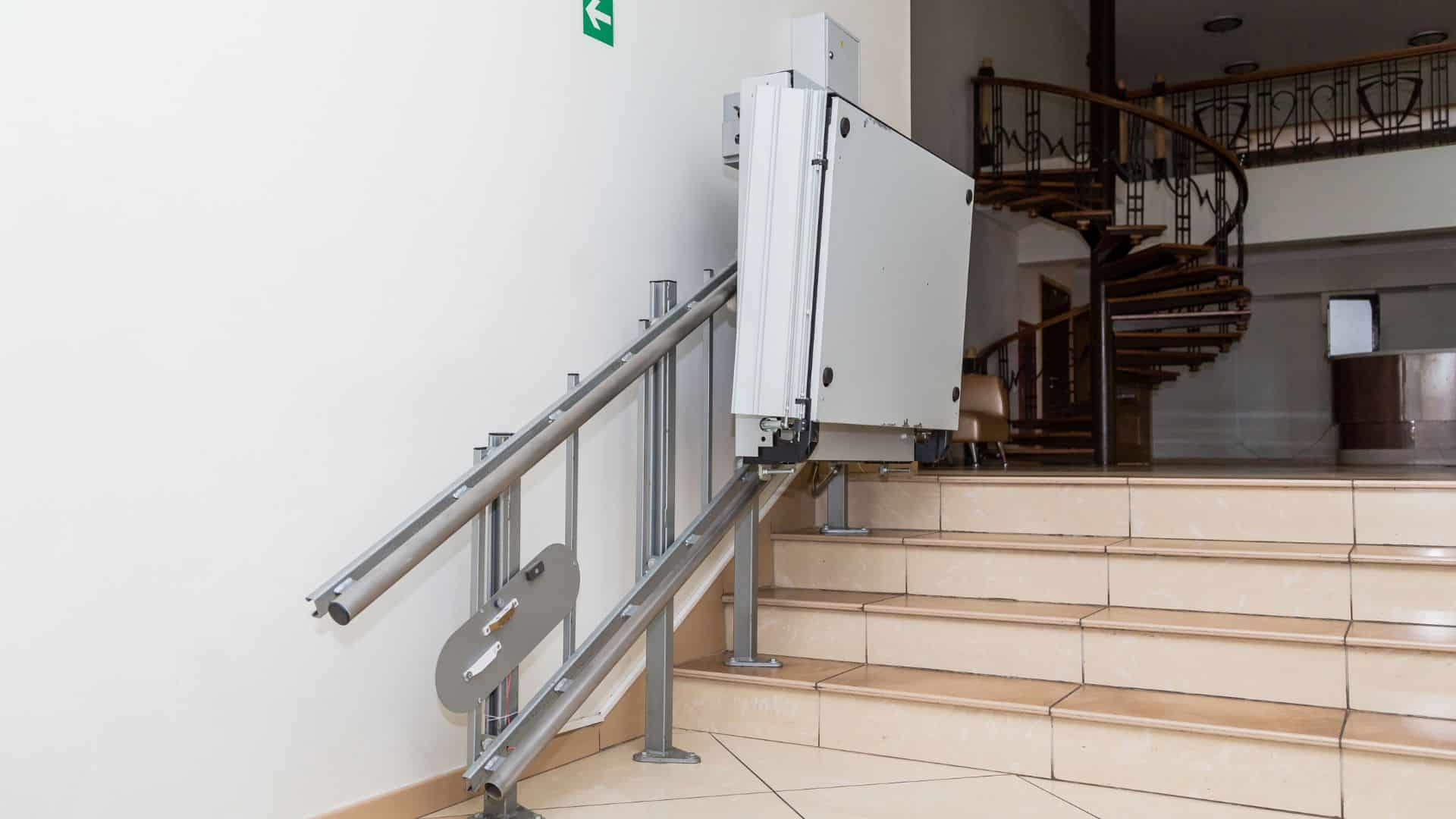 Quelles sont les aides financières pour financer le prix d'achat et d'installation d'un monte-escalier ?