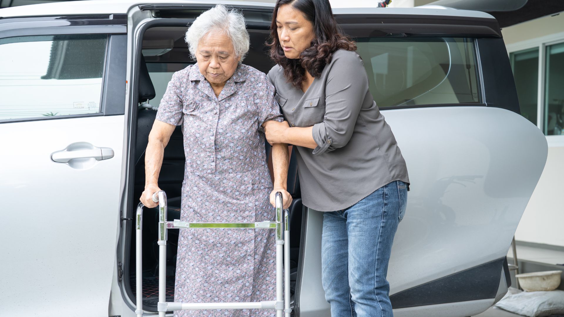 Conseils pour adapter son entrée et faciliter l'accès aux seniors