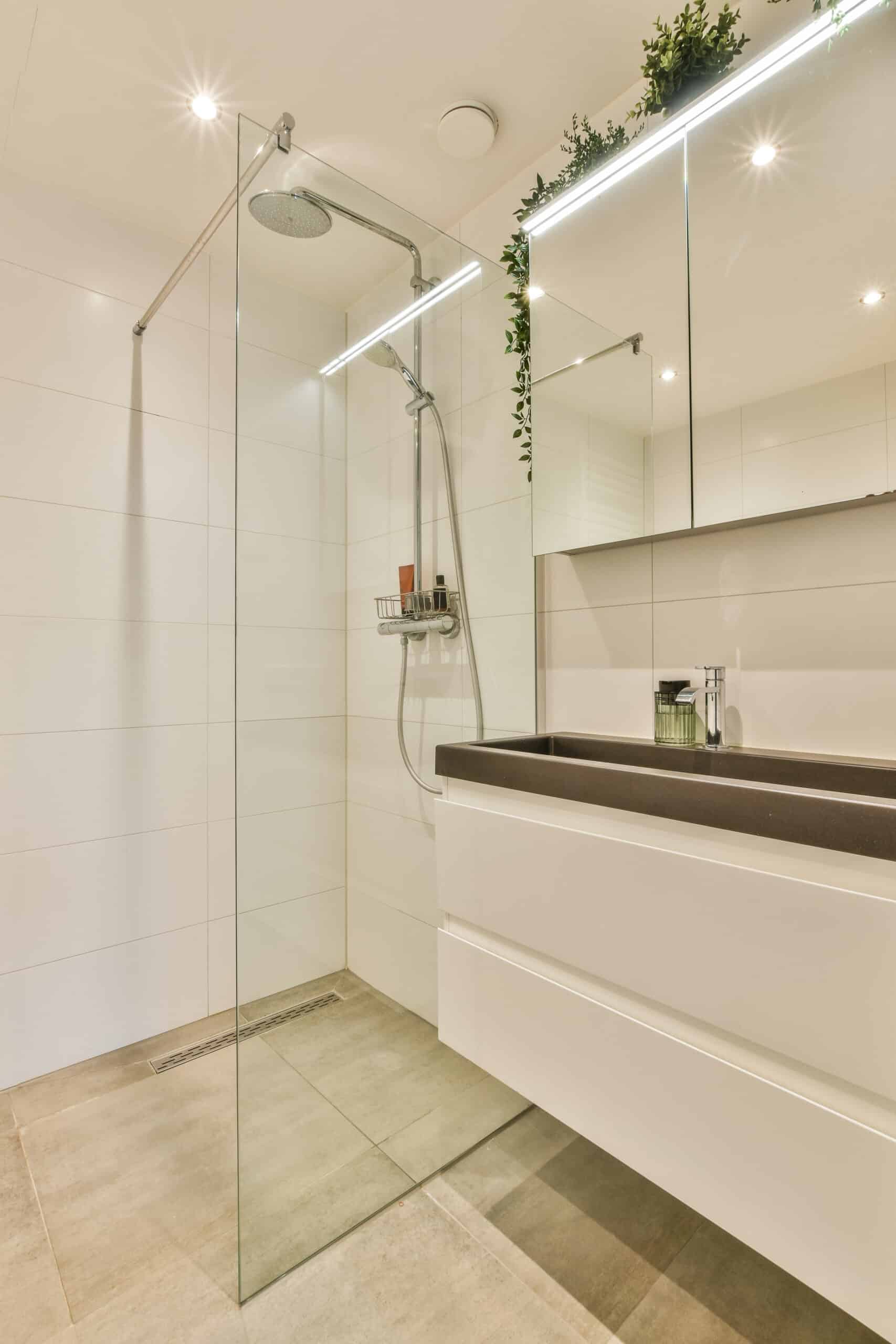 Créer une douche italienne sans receveur : conseils et astuces pour réussir