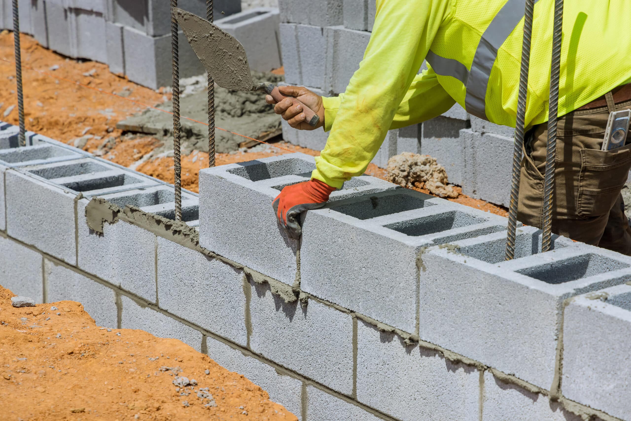 Optimiser l'isolation des murs en parpaings pour un confort thermique optimal