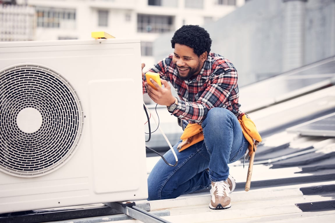 Faut-il arrêter sa pompe à chaleur air-air en été ?