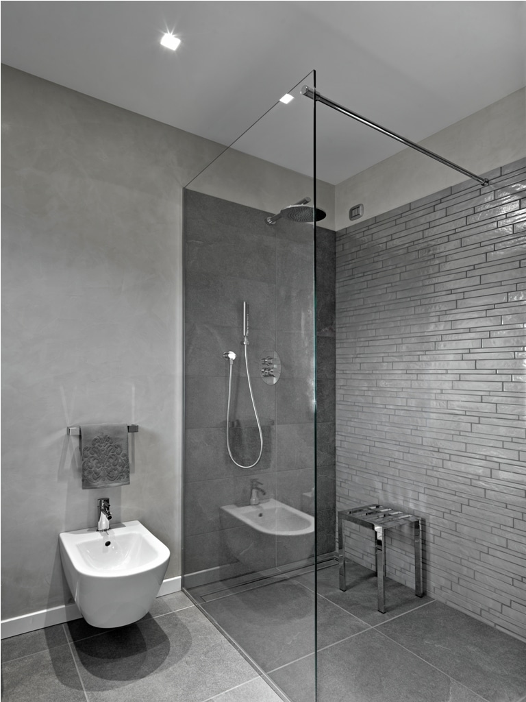 Douche italienne pour PMR : alliez confort, accessibilité et esthétique