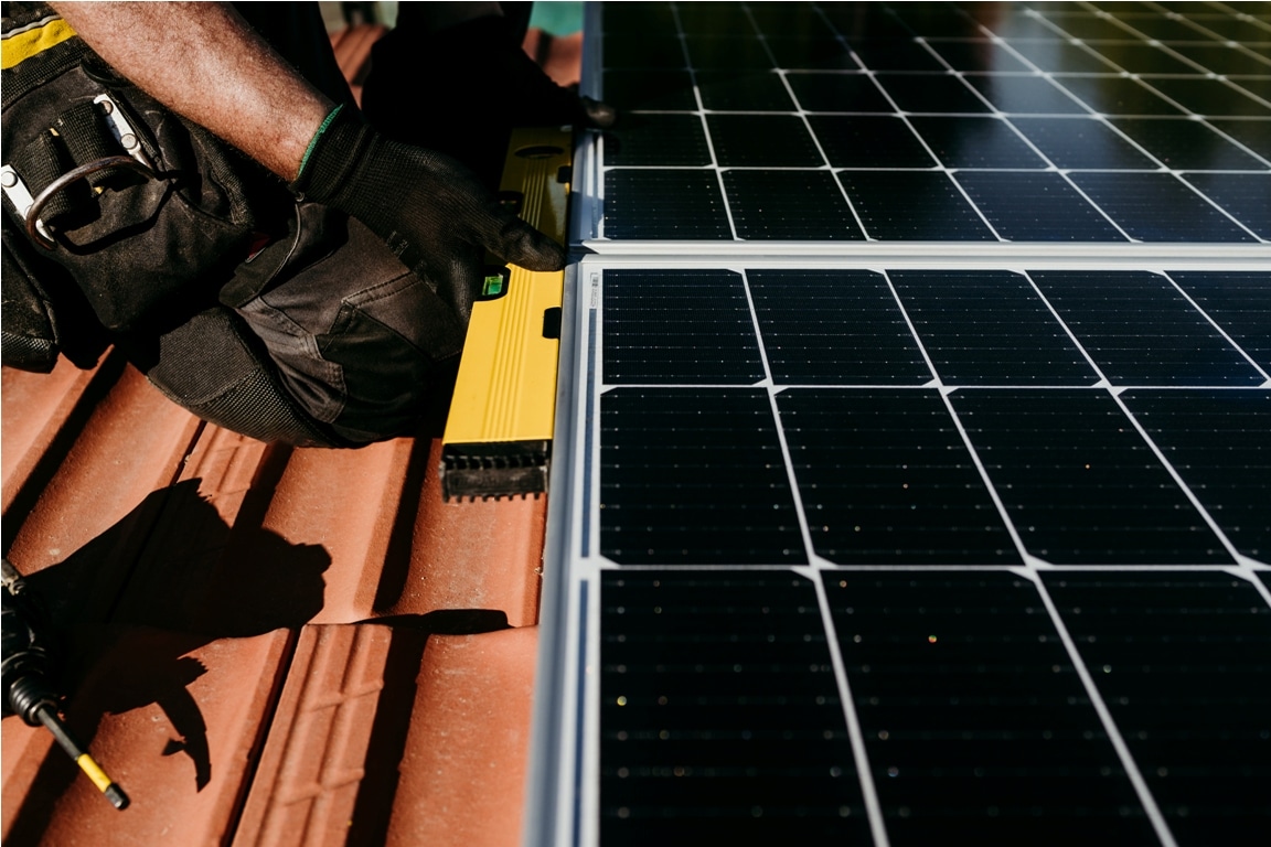 'Panneau solaire prix : Comparaison des options et conseils pour bien budgéter votre projet solaire'