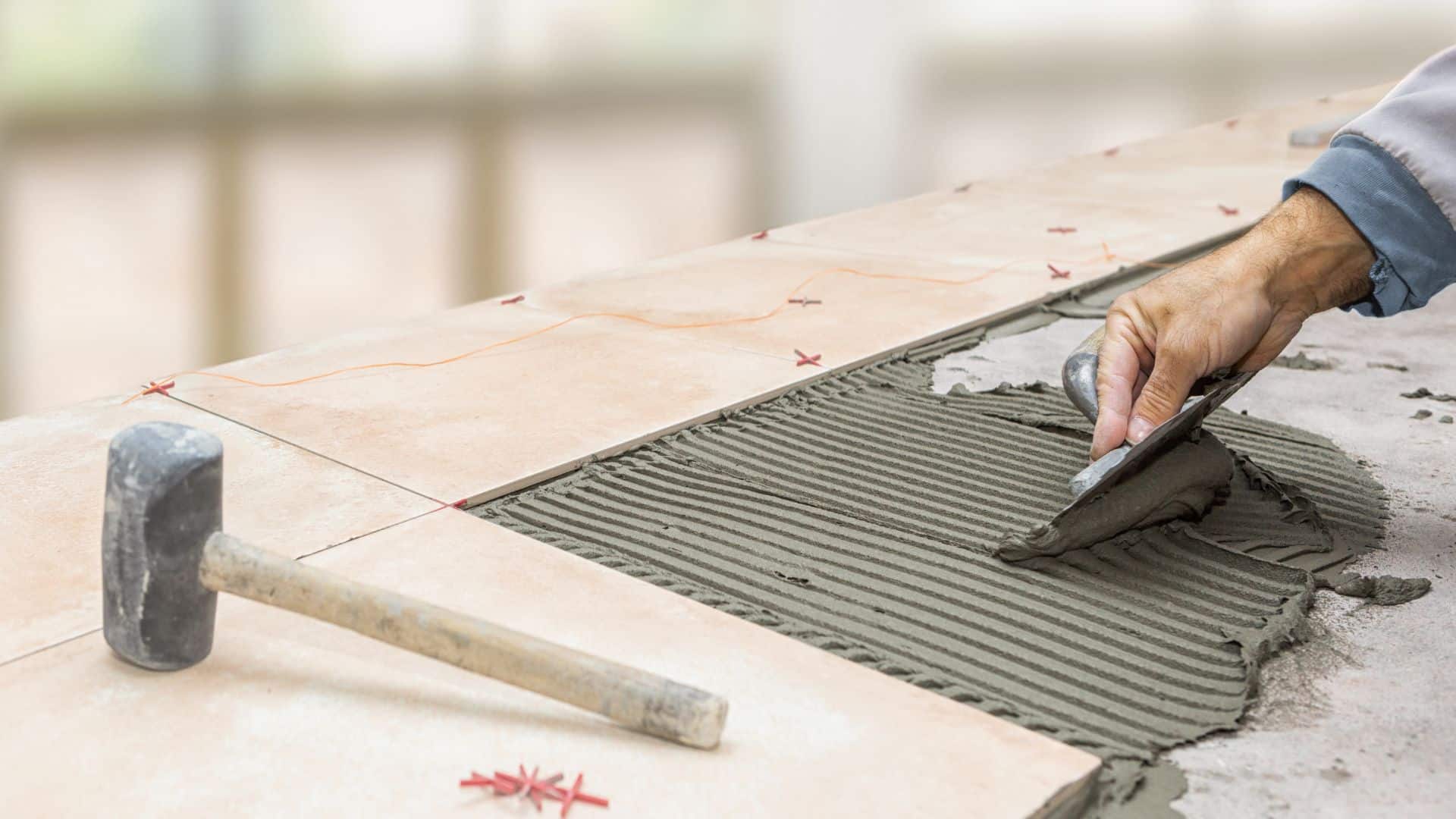 La pose de baguette de finition pour carrelage : astuces et conseils