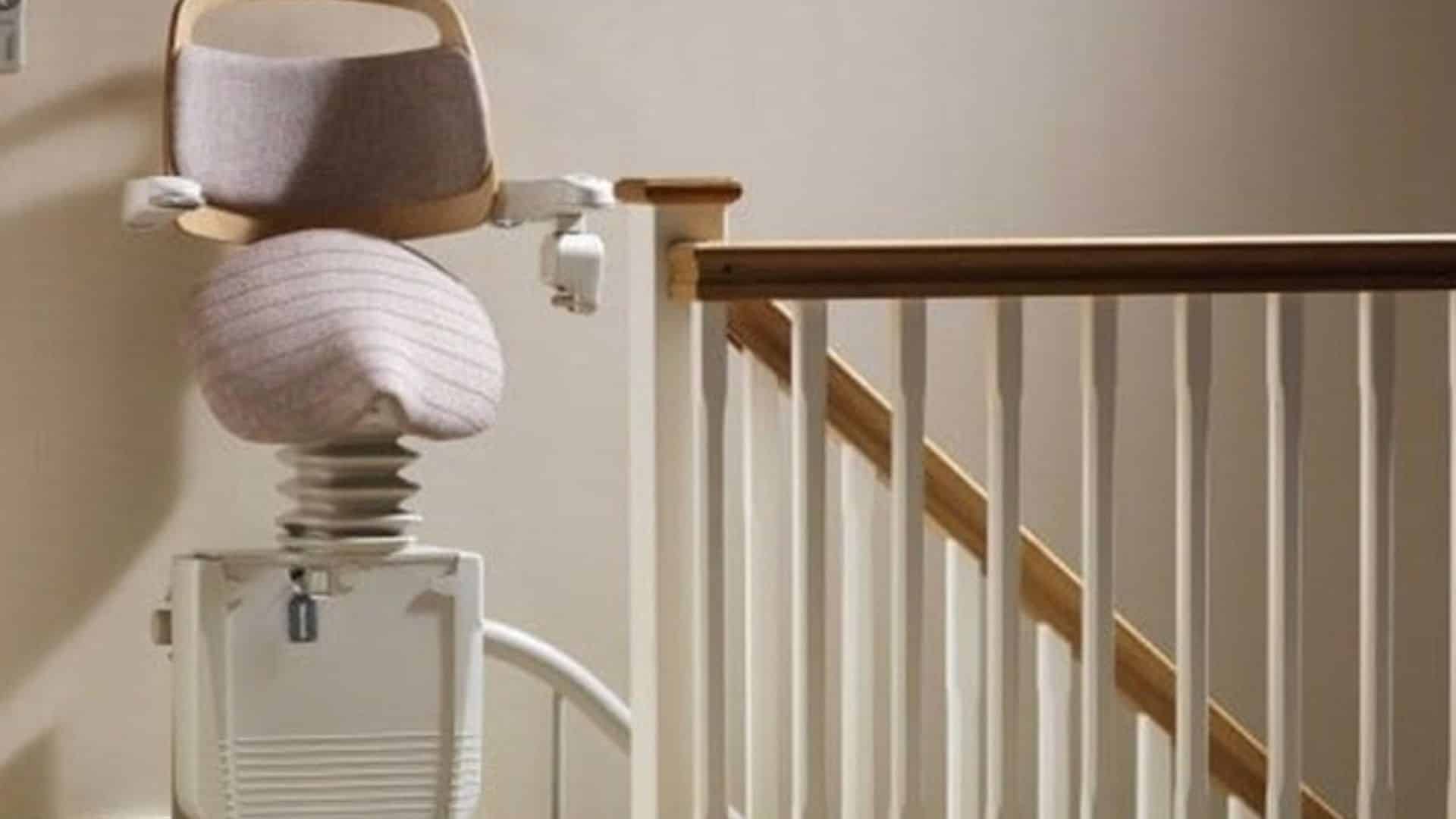 Monte-Escaliers Debout : fonctionnement, avantages et sécurité pour votre maison