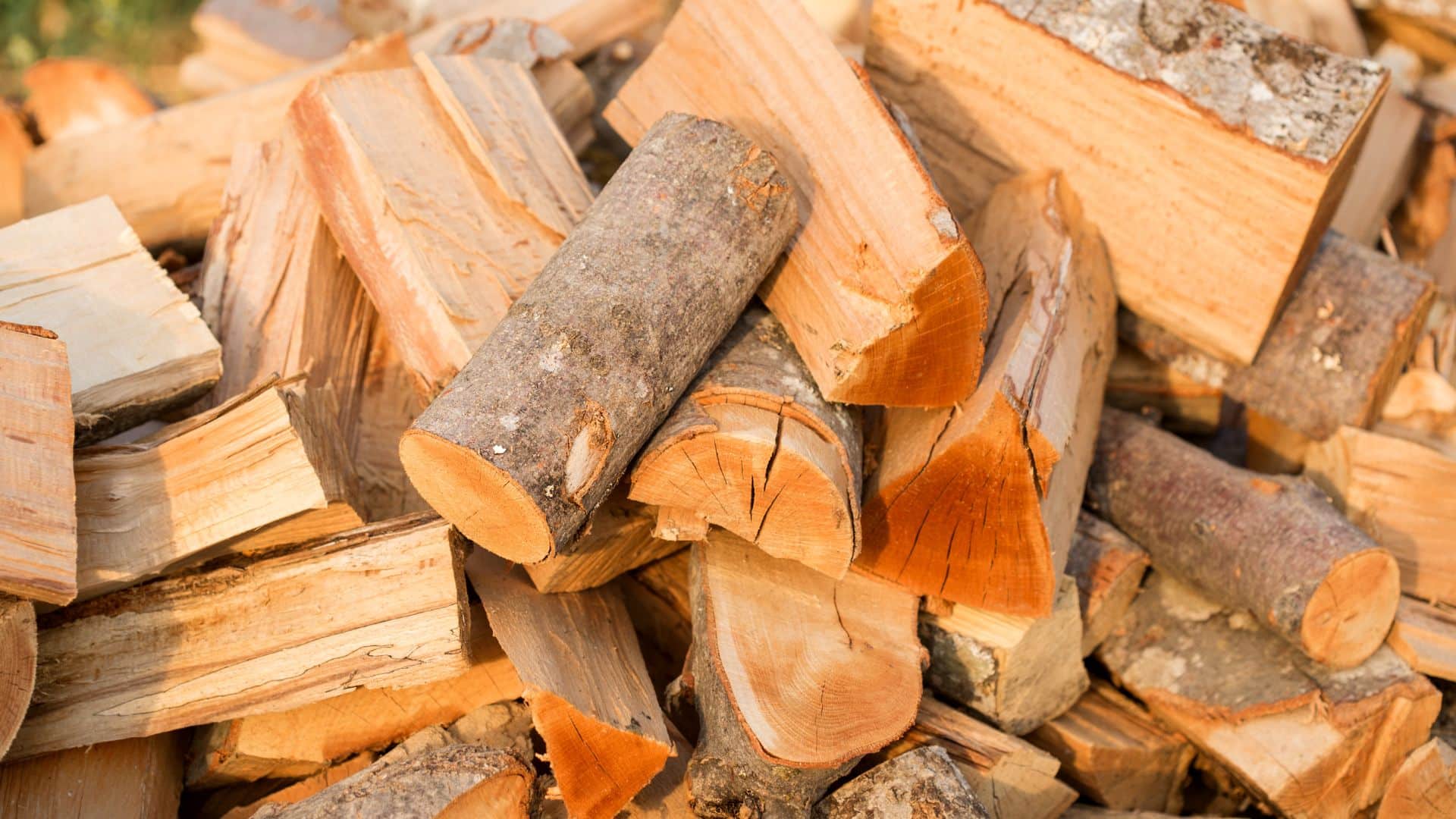 Les secrets des prix du bois de chauffage en 50cm, incluant la livraison