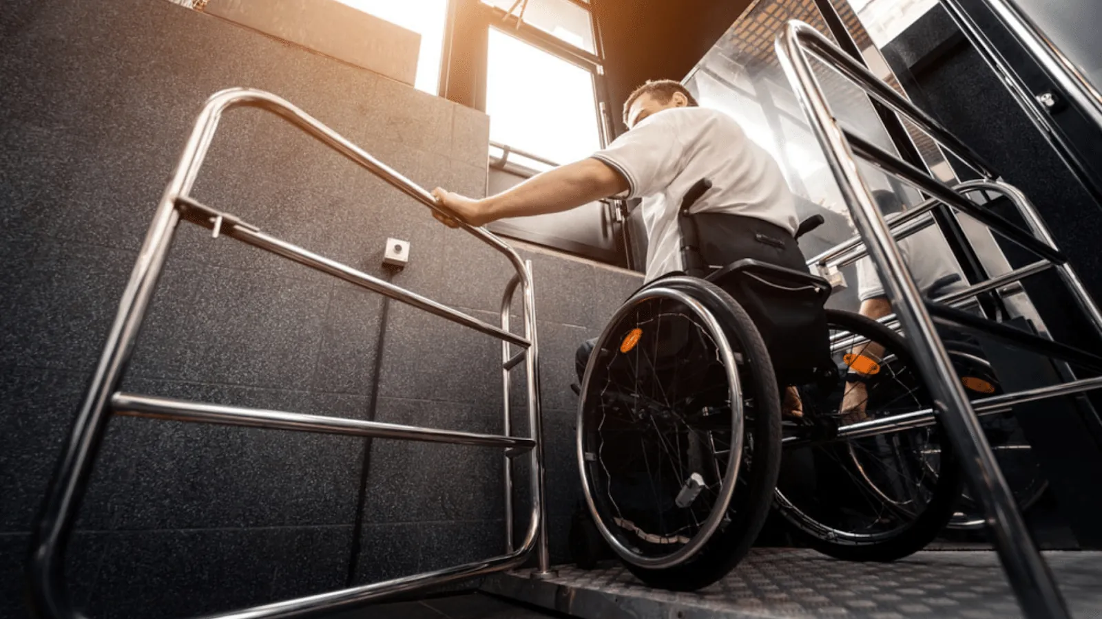 Plateforme élévatrice pour fauteuil roulant : guide d'achat
