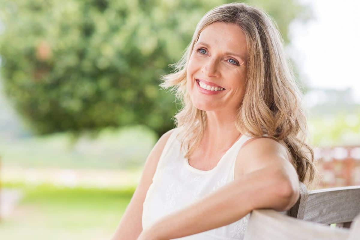 Elle a 62 ans et aucune ride : sa routine alimentaire anti-âge conseillée par une nutritionniste fait le buzz