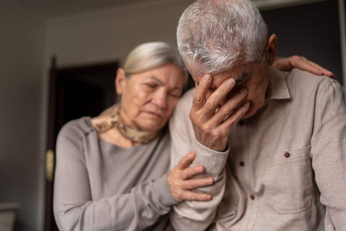 Ils ont travaillé toute leur vie et doivent choisir entre loyer et nourriture : la détresse de milliers de retraités