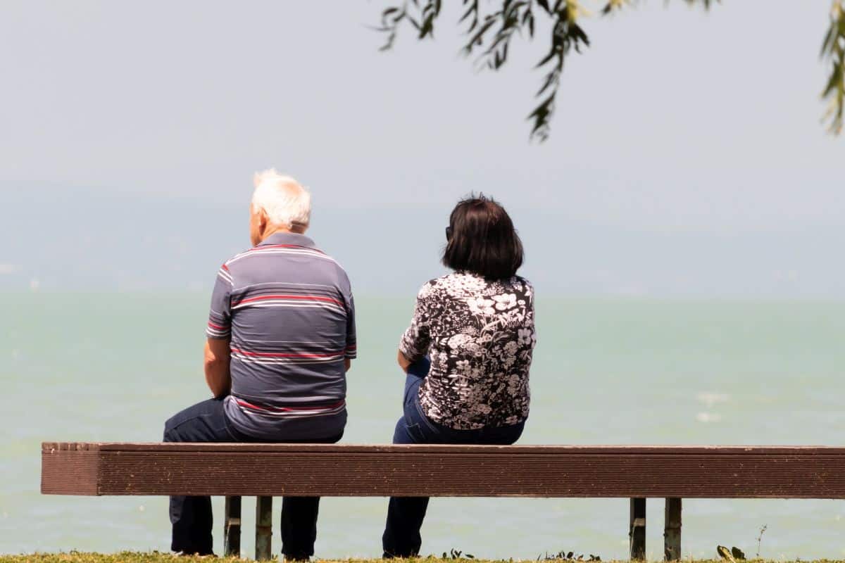 L’État découvre des milliers de pensions versées à des personnes décédées ou inexistantes à l’étranger : les contrôles vont radicalement changer dès cette année