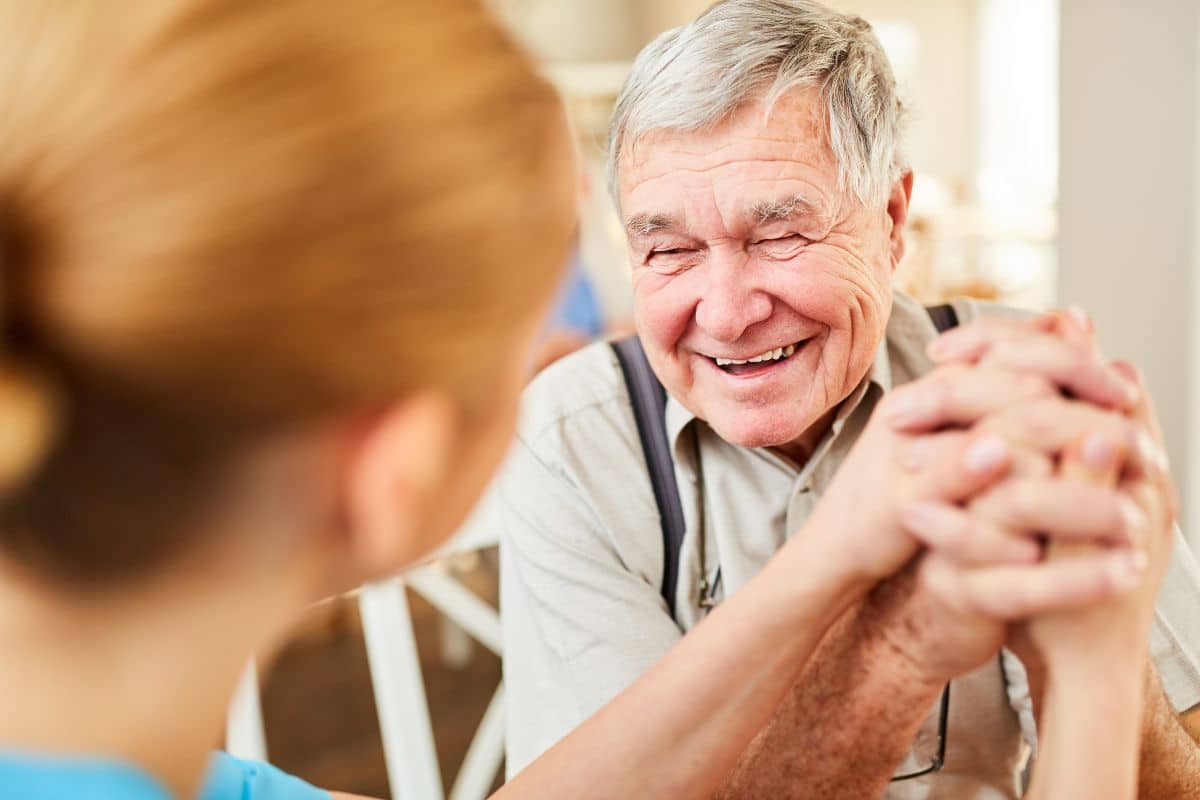 'Ils se sont effacés pour leur famille : ces sacrifices invisibles des seniors que vous ne soupçonnez même pas'