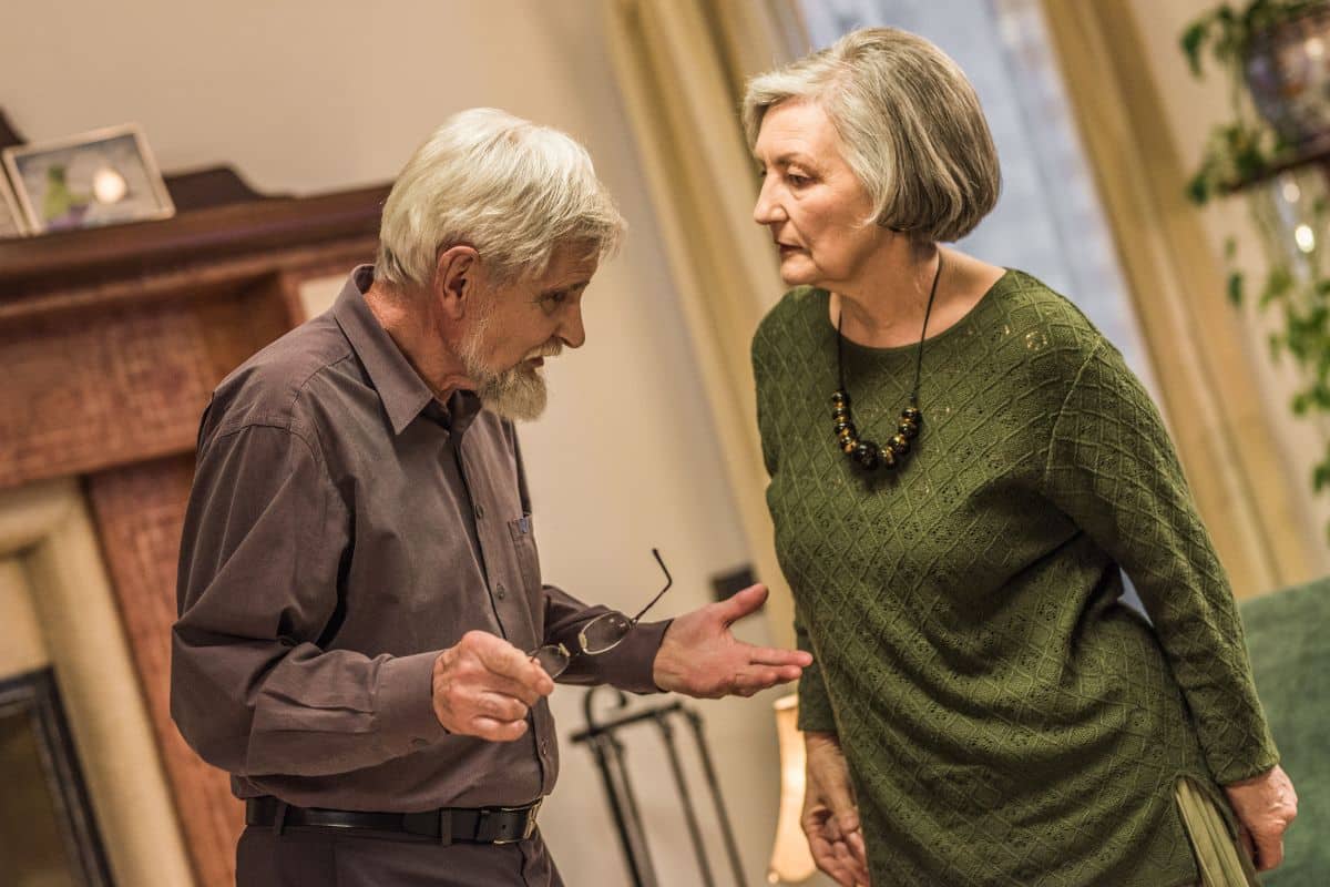 “On a élevé les enfants, maintenant je pars” : le divorce gris explose chez les plus de 60 ans