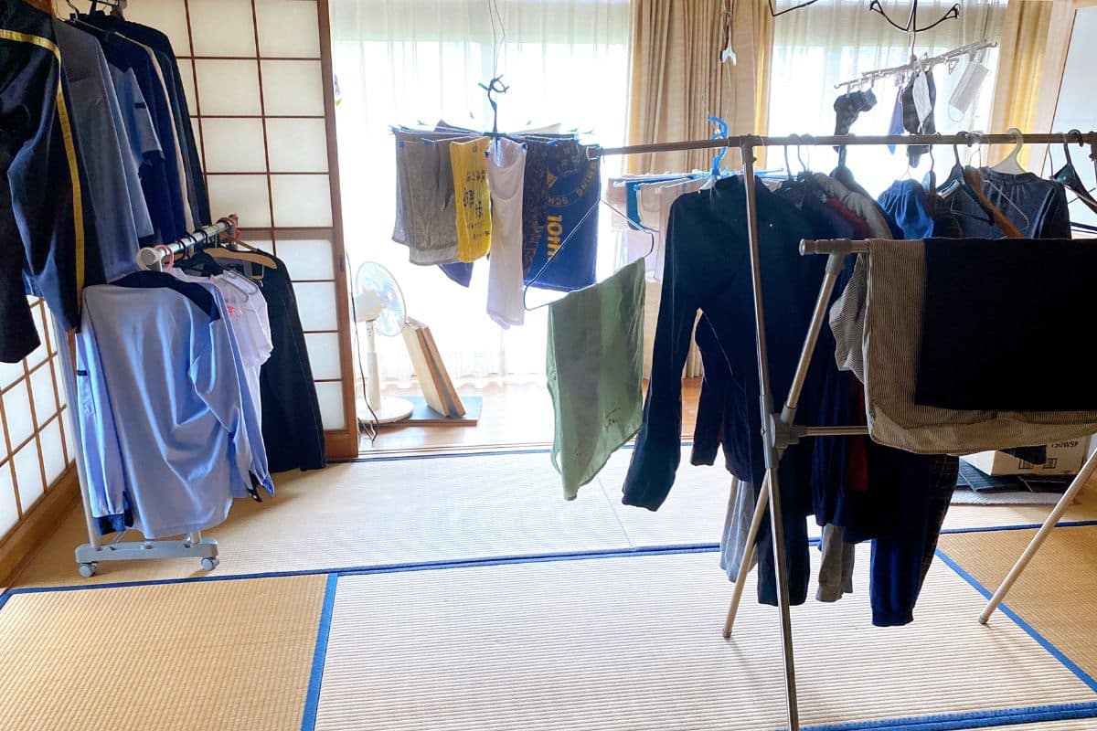 Pourquoi le séchage à la japonaise transforme complètement l’ambiance des salles de bain modernes