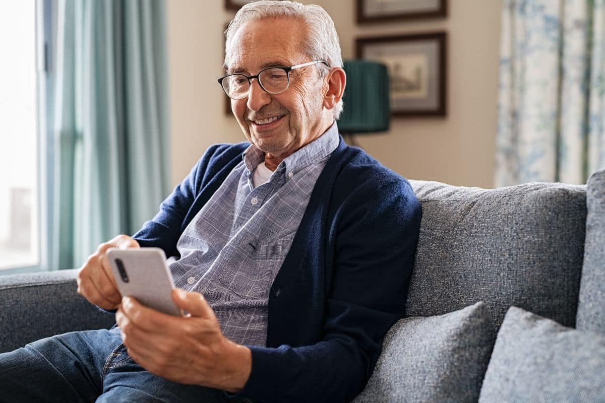 Le gouvernement débloque une nouvelle prime pour les seniors : seuls ceux qui remplissent ces conditions pourront en profiter