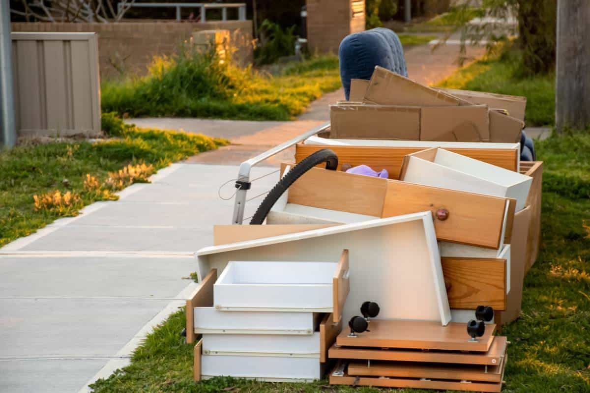 Rénovation complète : pourquoi le désencombrement est la première étape essentielle ?