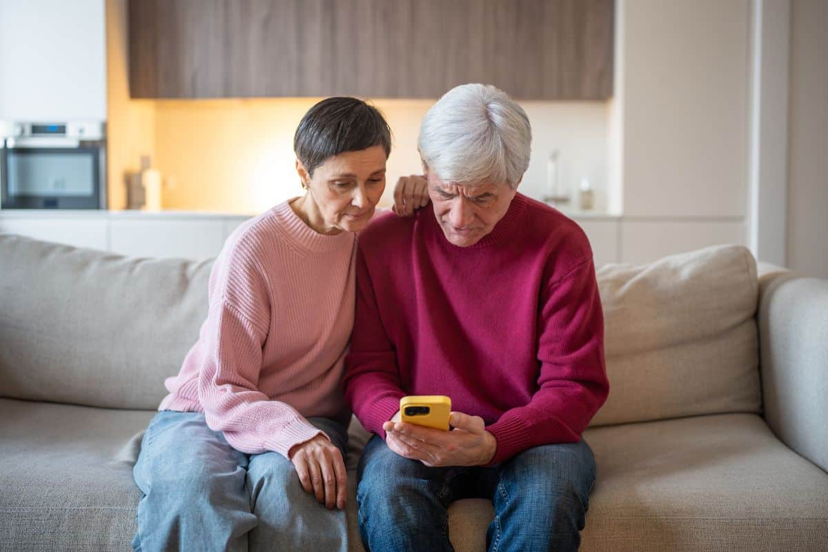 Vous pensiez les seniors plus vulnérables ? En matière d’arnaques bancaires, ce sont les jeunes les plus touchés