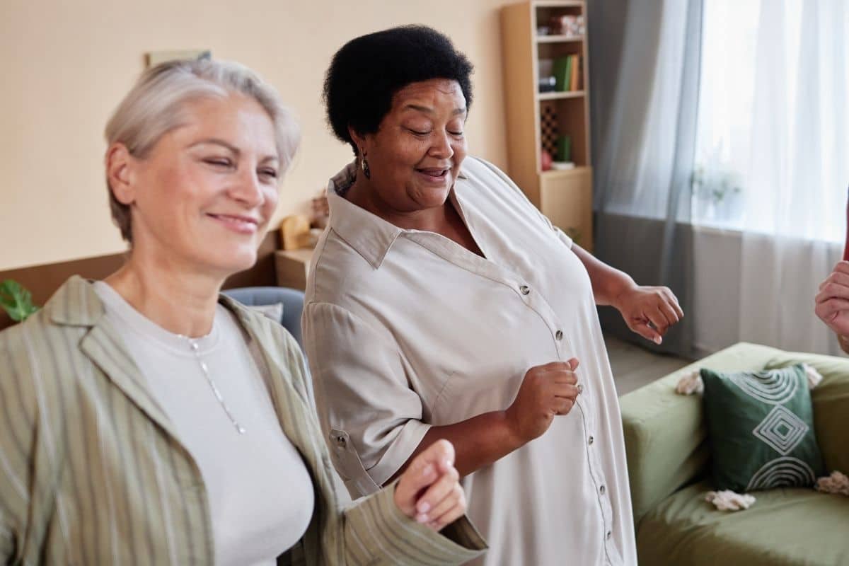 Retraités malins : ces activités simples qui remplissent le porte-monnaie sans transpirer ni renoncer à la sieste sacrée