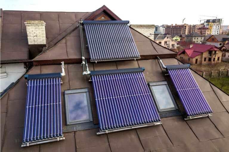 solar water heating system on house roof 2022 09 07 19 02 04 utc
