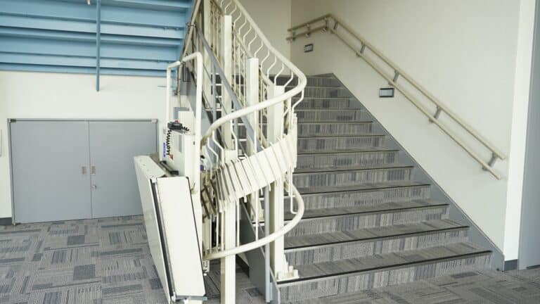 installer monte escalier paris