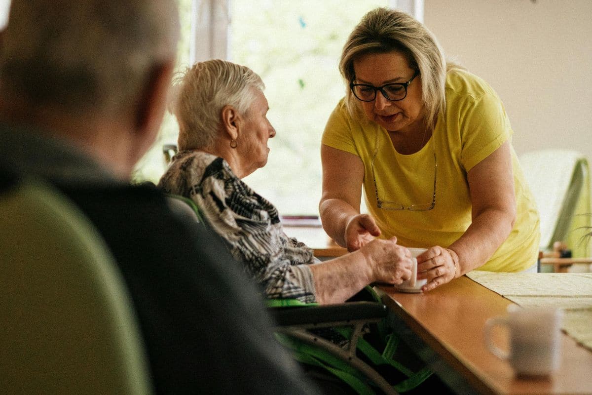 aides sociales pour retraités en difficulté